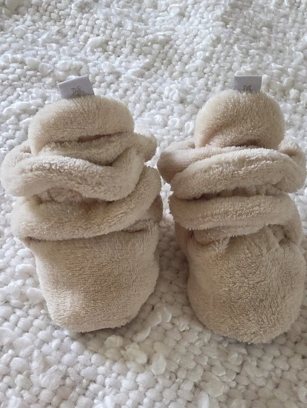 7AM BEBE Soft Plush Baby Booties in Beige - Cozy 3-6 M